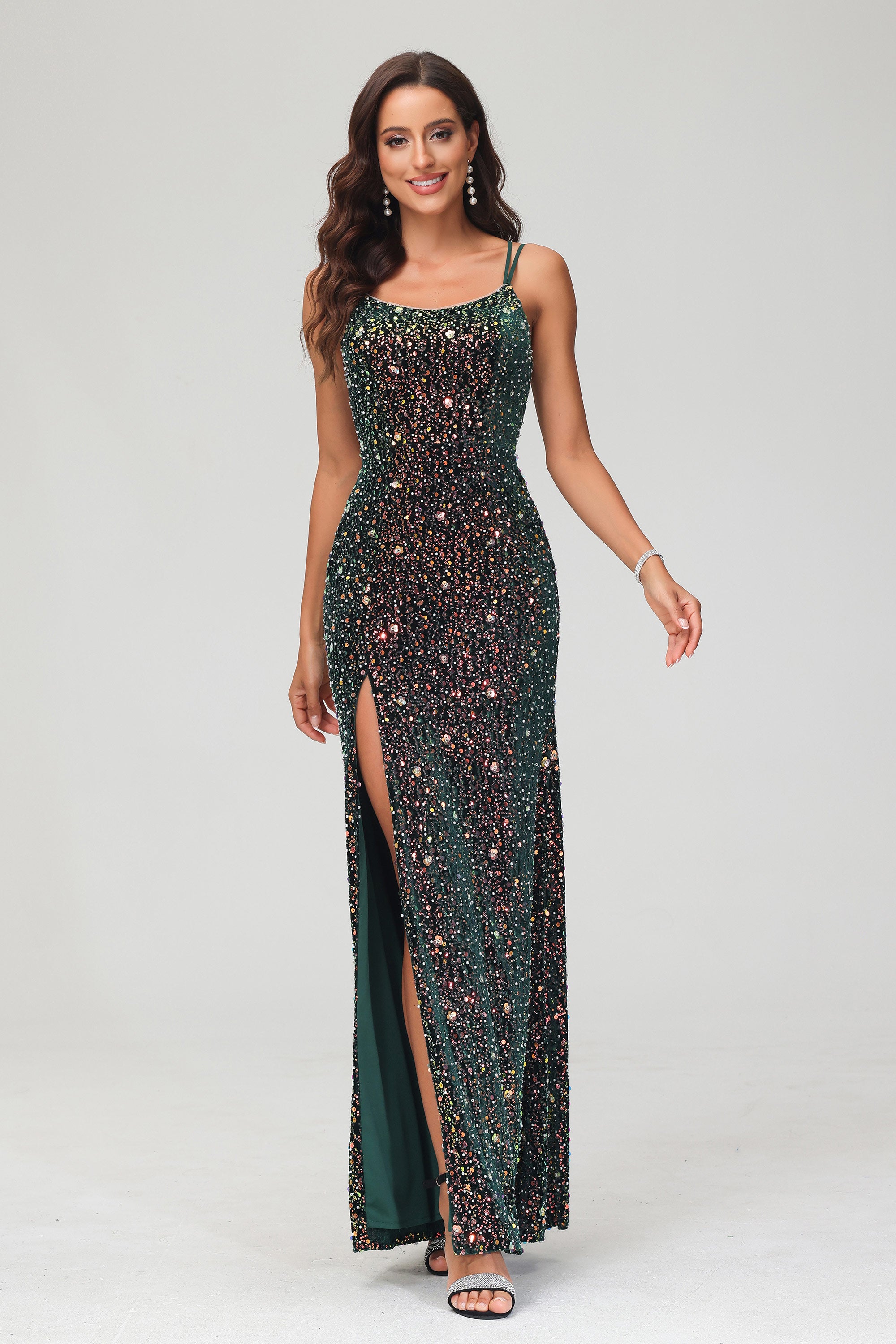 Vestido de tirantes con lentejuelas